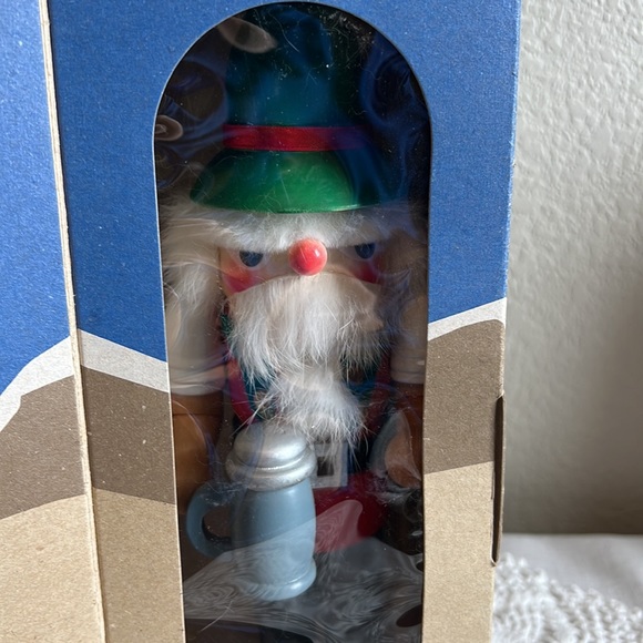 Nutcracker Village Vintage Bavarian Handcrafted Wooden Nutcracker With Box - Picture 4 of 16